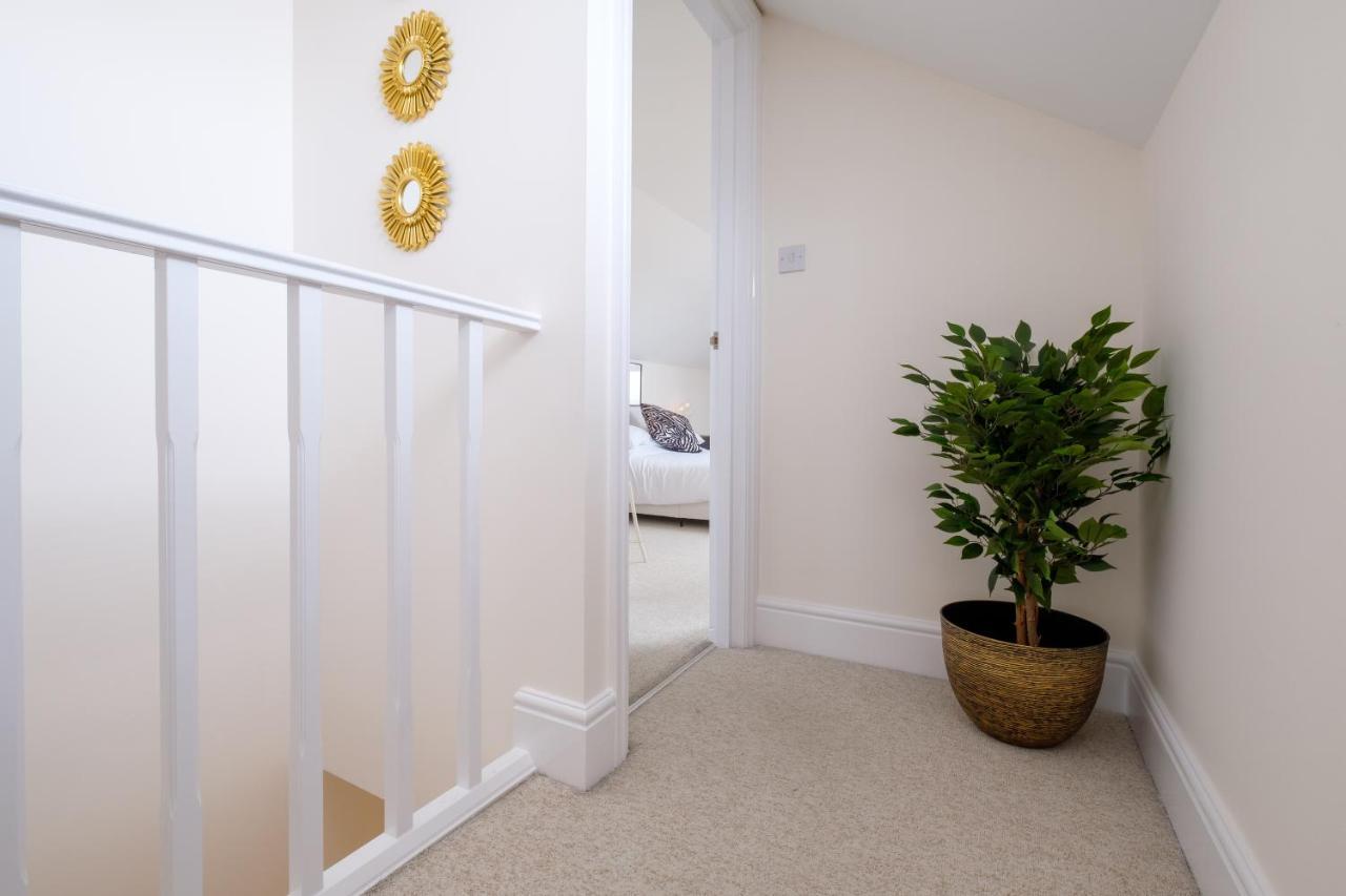Luxury Living, Stylish Modern Apartment In The Heart Of Ryde Ryde  Exterior foto